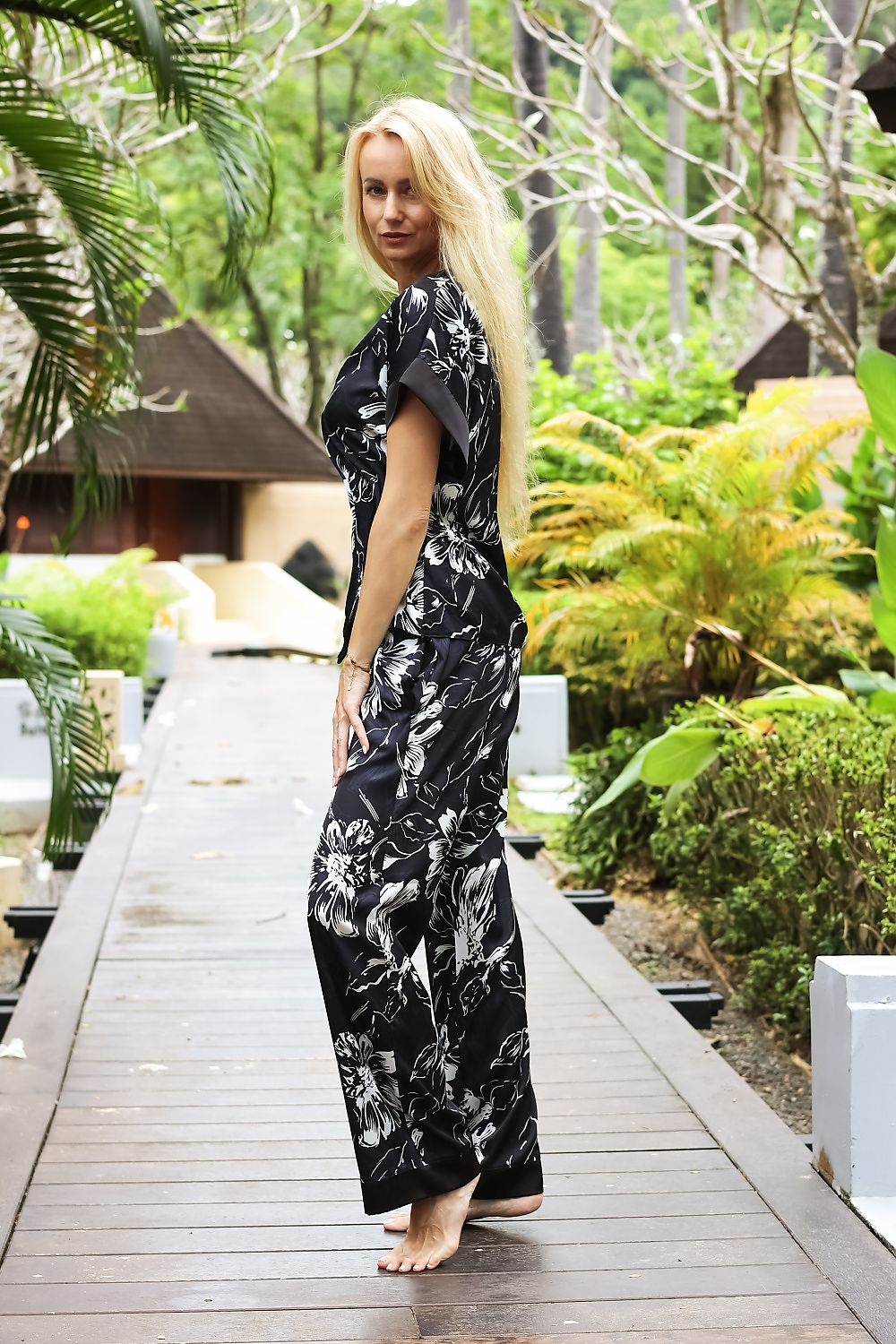 Pyjama set Kalimo black 209074 - product view 2 at Secretelles